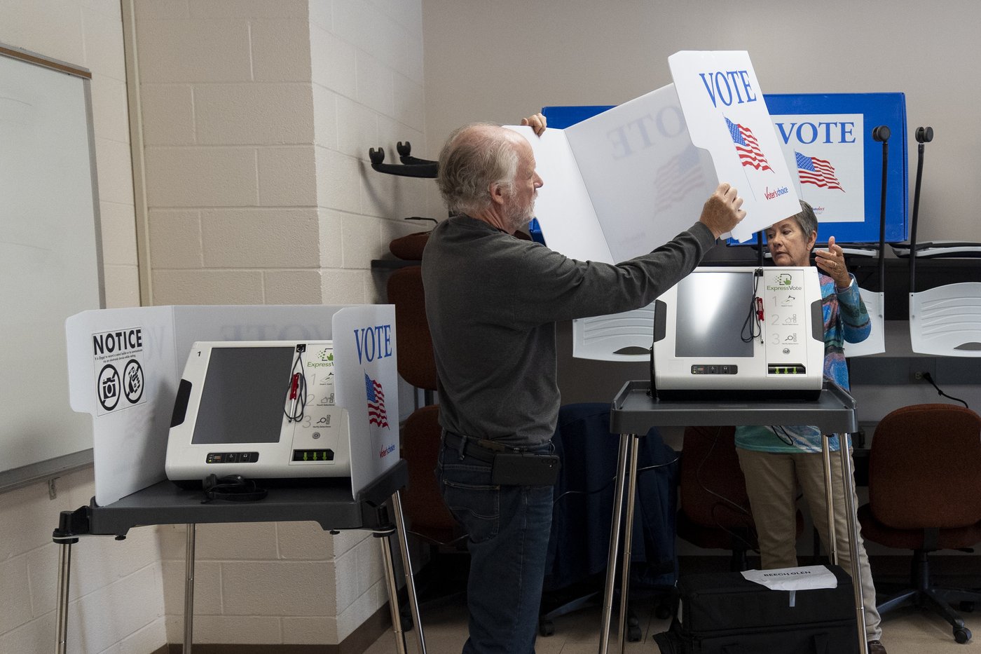 A hurricane's historic destruction hasn't stopped North Carolina election workers and voters | iNFOnews.ca