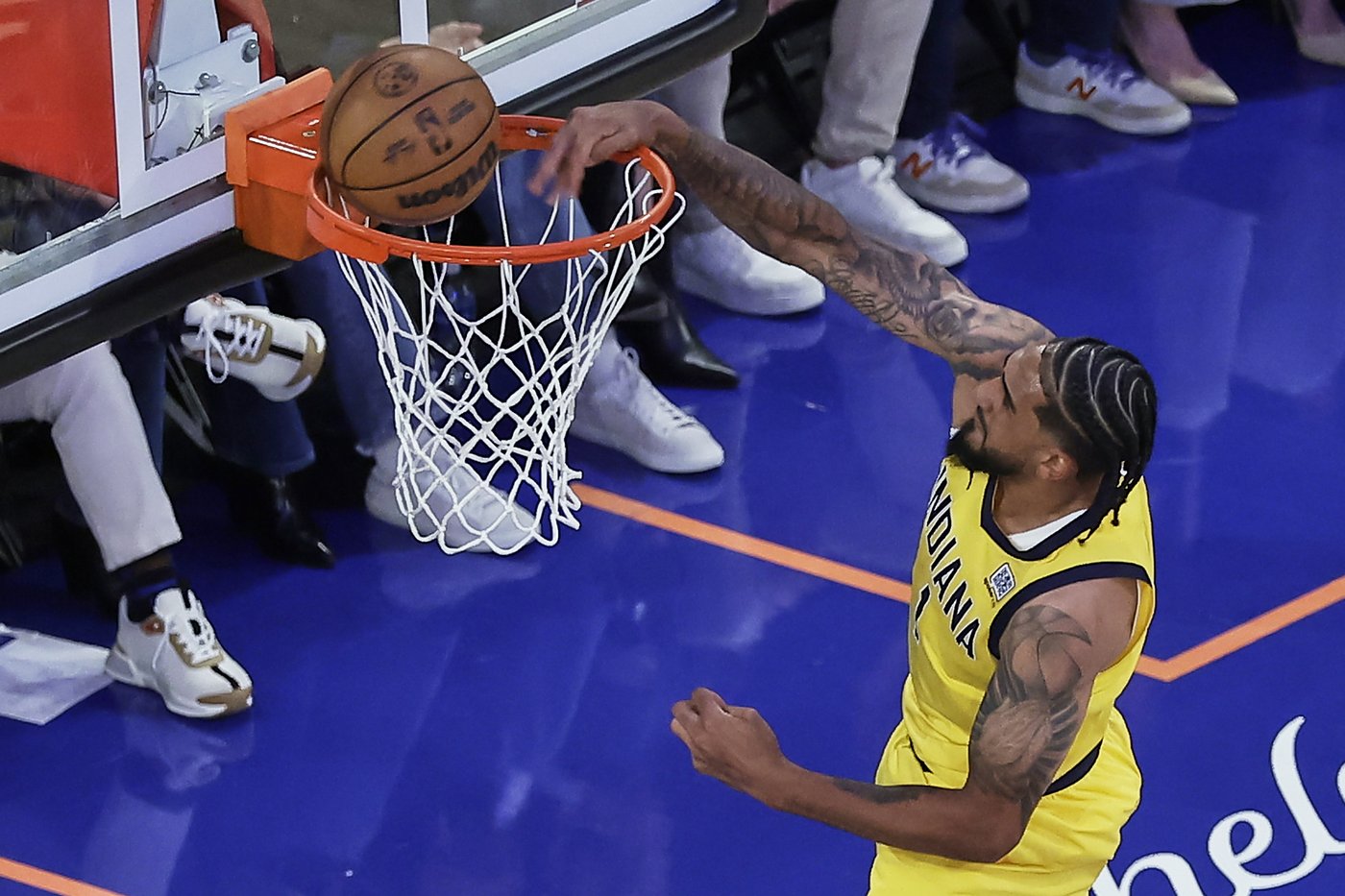 Pacers tie it on Halburton's jumper at buzzer, then beat Knicks 138-135 in OT of East finals Game 1 | iNFOnews.ca