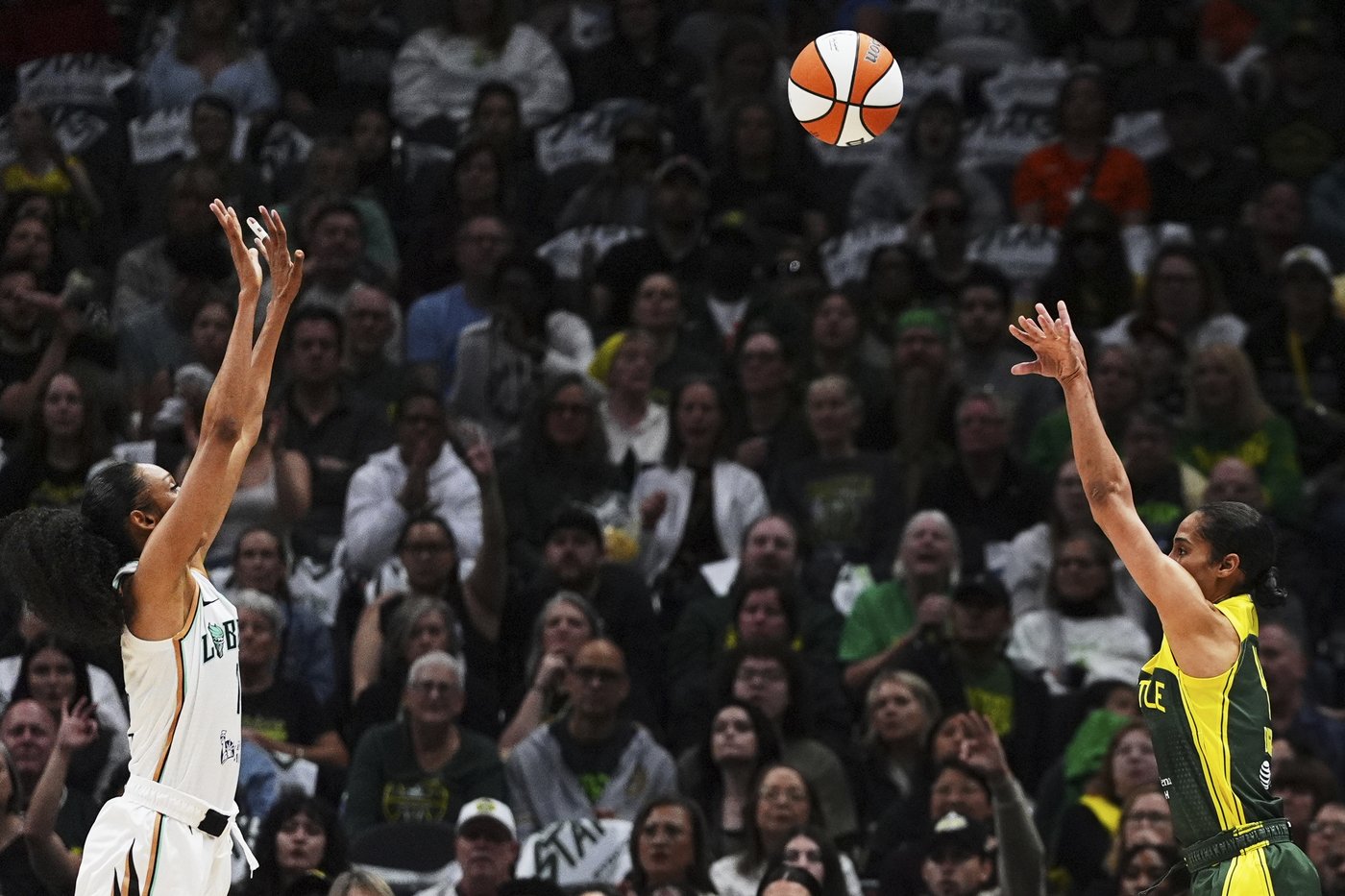 Nneka Ogwumike scores 26, Skylar Diggins adds 20 to help Storm beat Liberty 89-79 | iNFOnews.ca Nneka Ogwumike scores 26, Skylar Diggins adds 20 to help Storm beat Liberty 89-79 | iNFOnews.ca