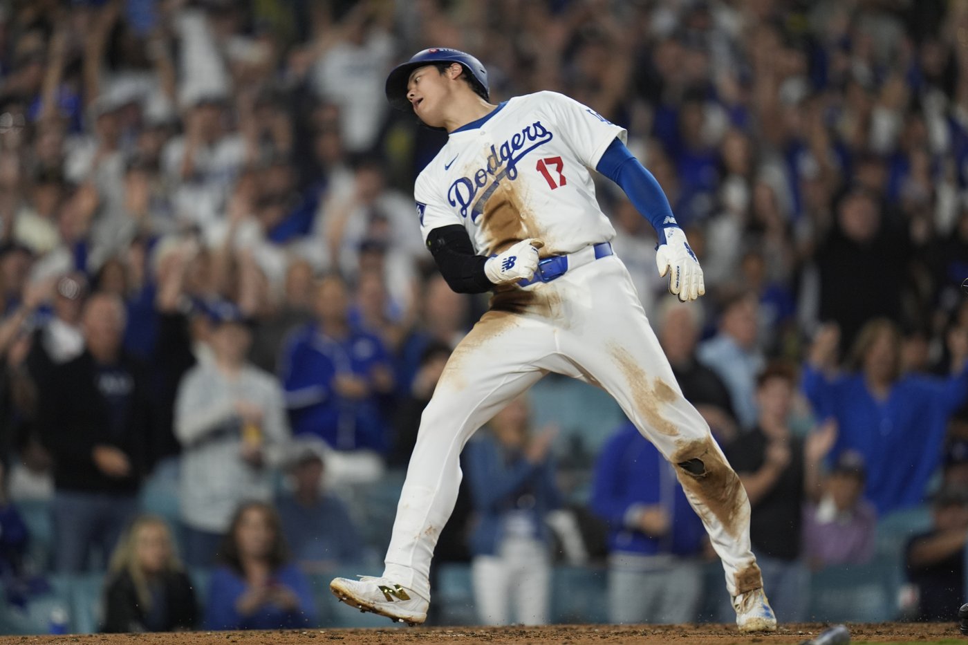 Dodgers tie postseason mark of 33 straight scoreless innings, top Mets 9-0 in NLCS opener | iNFOnews.ca