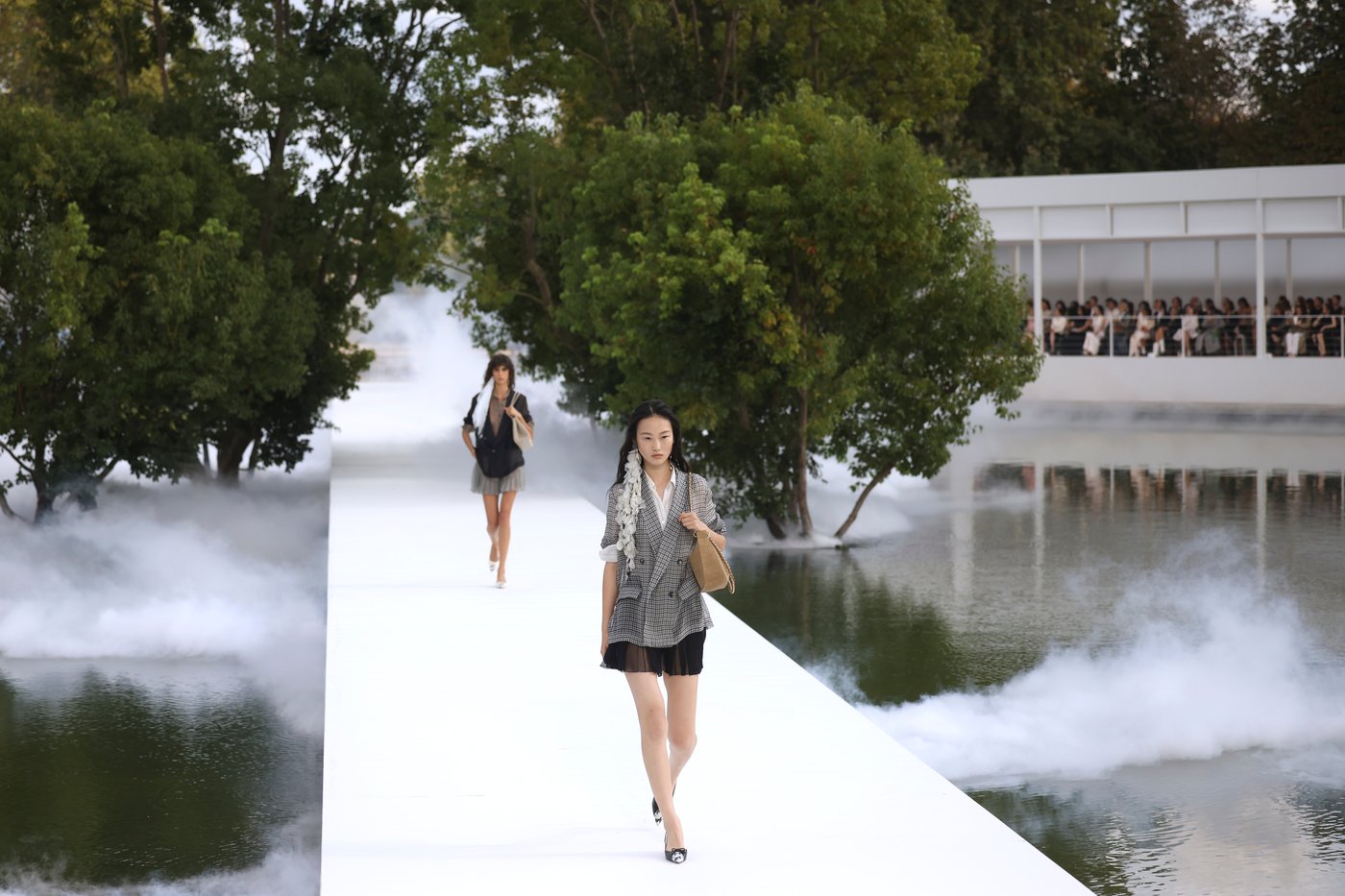 Rihanna, Jennifer Lawrence and a Paris runway full of bras: Dior comes undone in mist | iNFOnews.ca