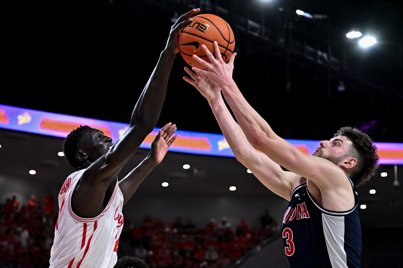 No. 4 Arizona steadies the ship with a gritty 73-66 win at No. 2 Houston | iNFOnews.ca