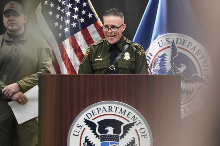Trial of Chicago man accused of putting bounty on top Border Patrol leader sent to jury | iNFOnews.ca