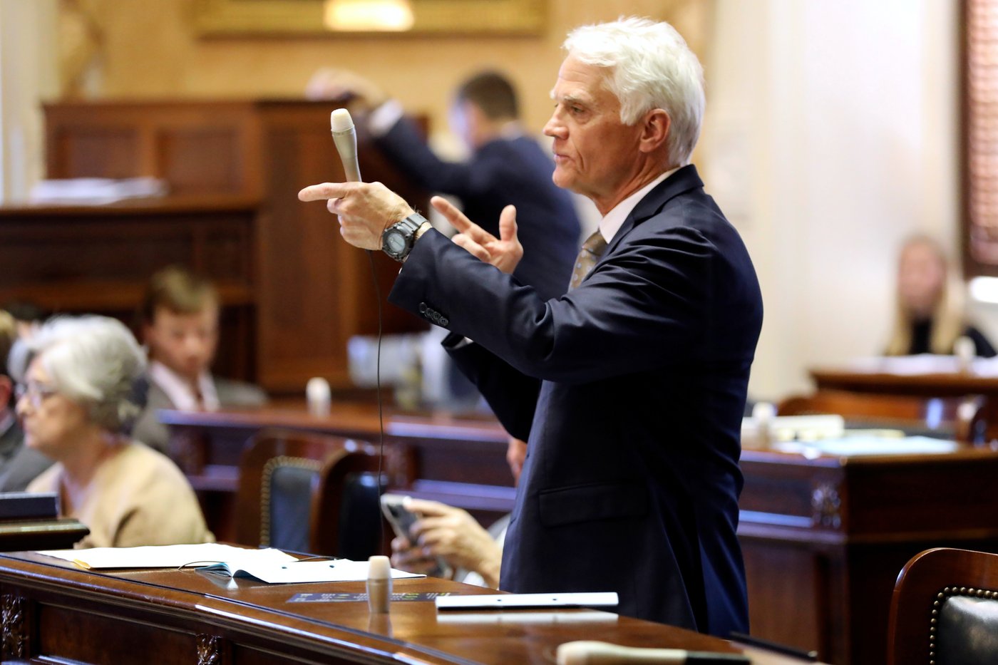 Without nationwide rules, South Carolina lawmakers move to keep college athlete payments secret | iNFOnews.ca