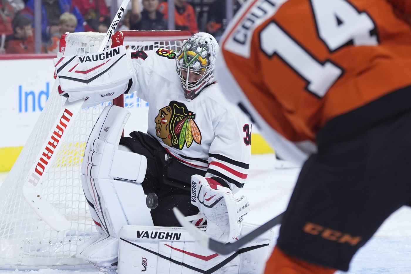 Michkov scores in overtime, Flyers rally to beat Blackhawks 3-2 | iNFOnews.ca