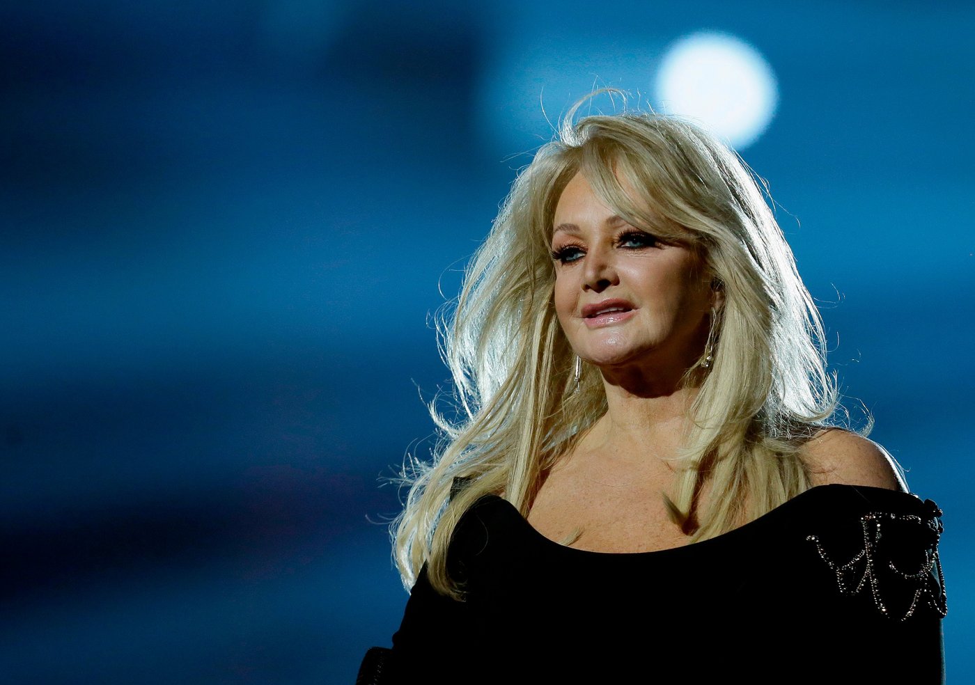 Singer Bonnie Tyler out of coma but in intensive care after emergency surgery | iNFOnews.ca Singer Bonnie Tyler out of coma but in intensive care after emergency surgery | iNFOnews.ca