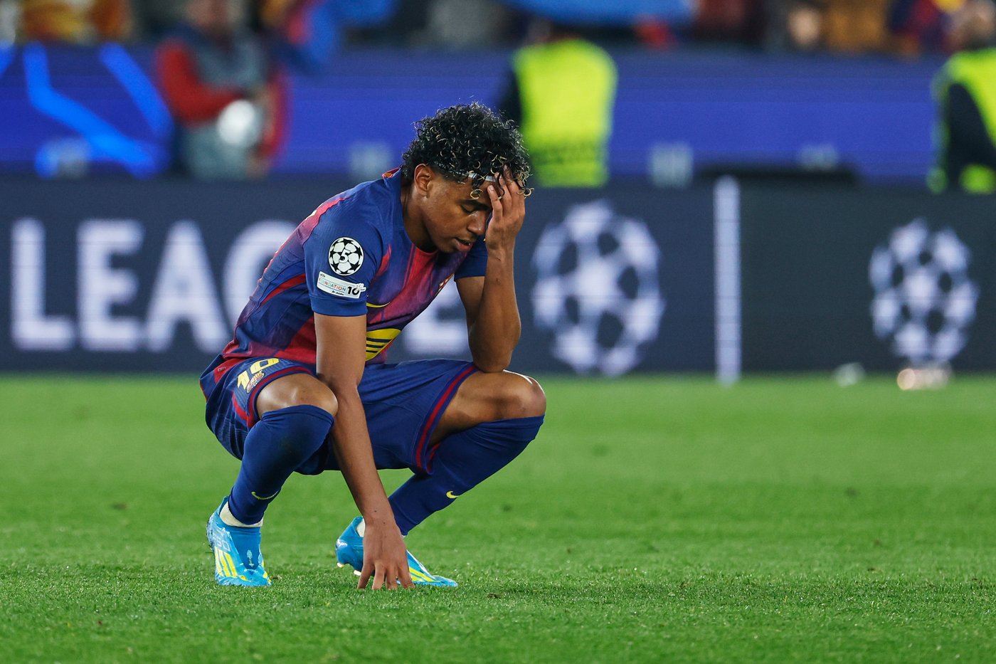 Atletico wins 2-0 at 10-man Barcelona in 1st leg of Champions League quarterfinal | iNFOnews.ca Atletico wins 2-0 at 10-man Barcelona in 1st leg of Champions League quarterfinal | iNFOnews.ca