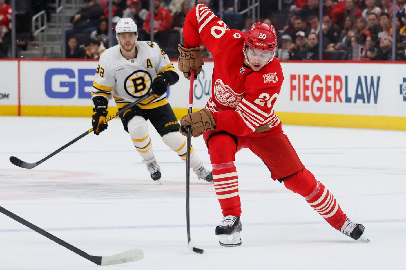 Bruins beat the Red Wings 4-2 in an Eastern Conference wild-card showdown | iNFOnews.ca