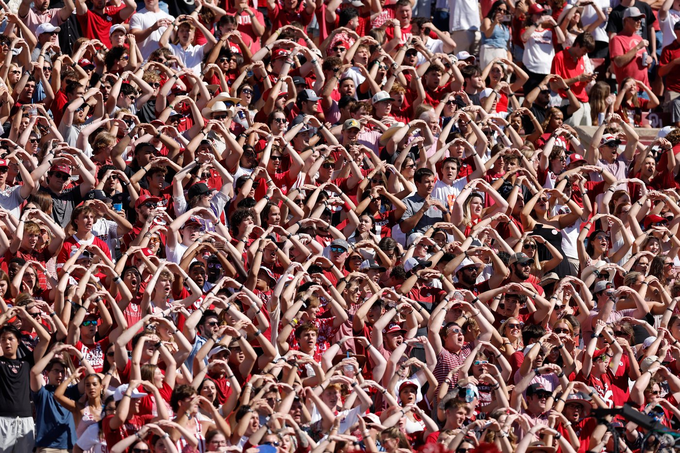NCAA moves closer to allowing college athletes to bet on pro sports | iNFOnews.ca