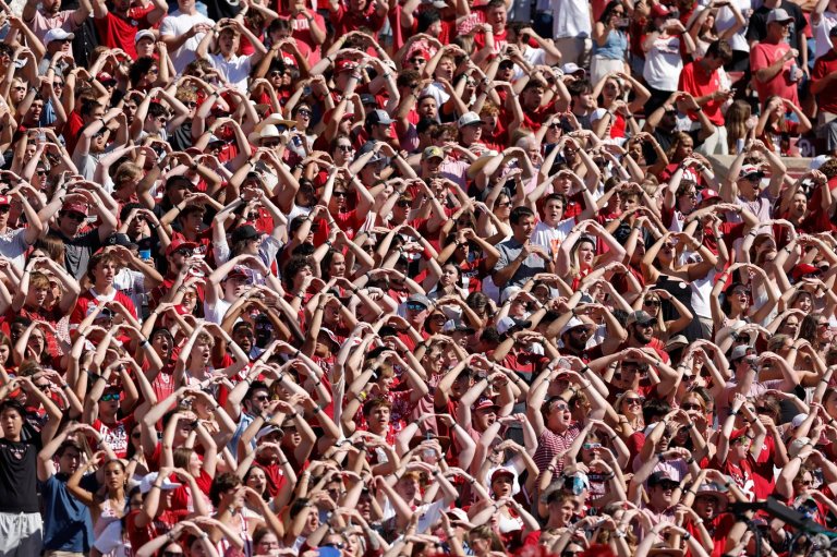 NCAA moves closer to allowing college athletes to bet on pro sports | iNFOnews.ca