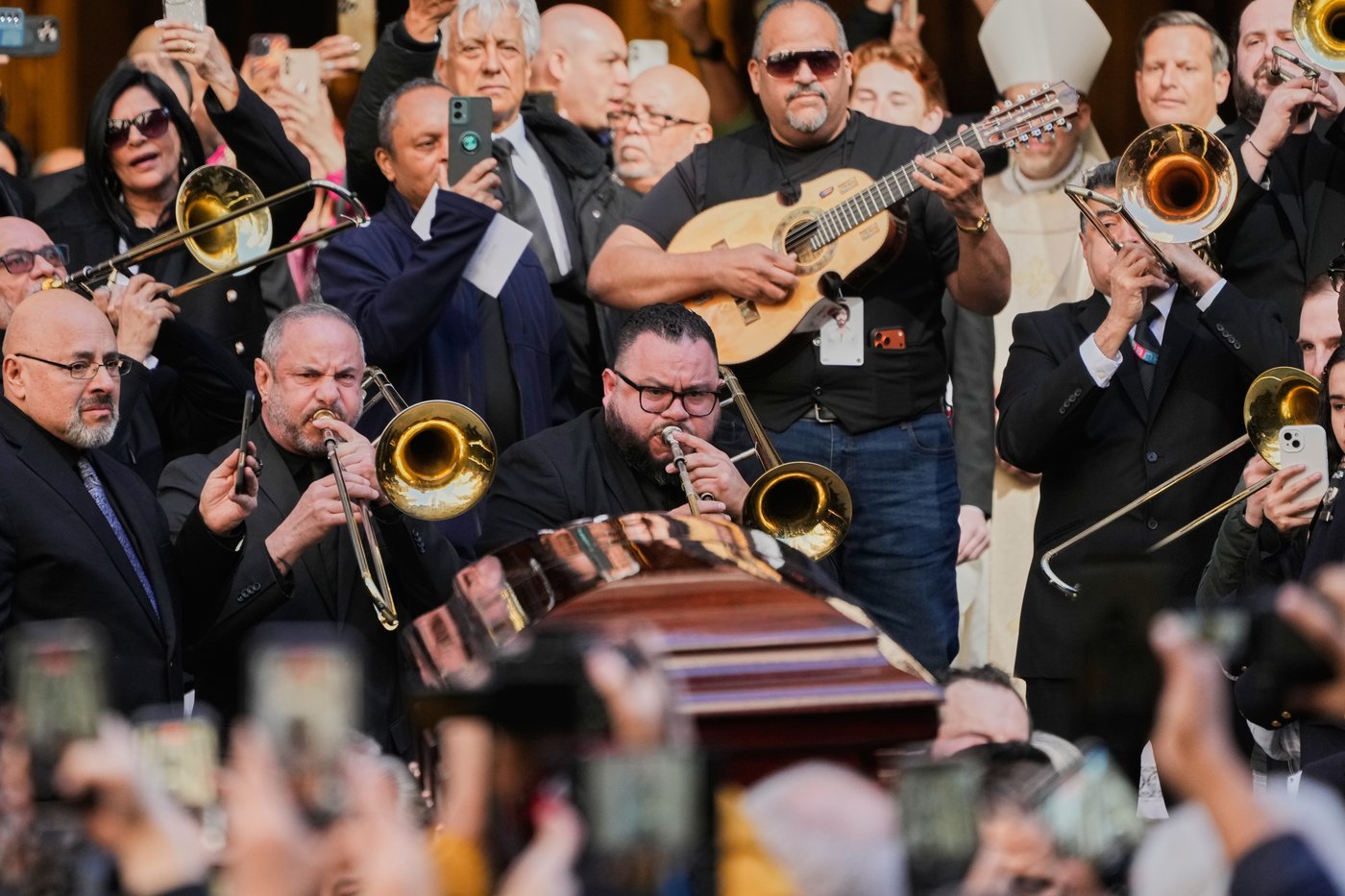 Urban salsa music pioneer Willie Colón remembered at New York funeral | iNFOnews.ca