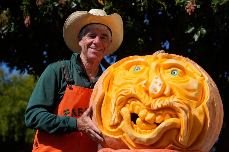 'Picasso of Pumpkin Carvers' brings artistry to a Halloween tradition | iNFOnews.ca