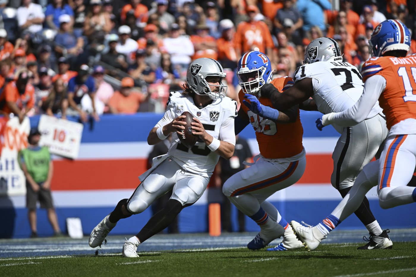 Surtain's two interceptions power Broncos past Raiders 34-18, snapping 8-game skid against Las Vegas | iNFOnews.ca Surtain's two interceptions power Broncos past Raiders 34-18, snapping 8-game skid against Las Vegas | iNFOnews.ca