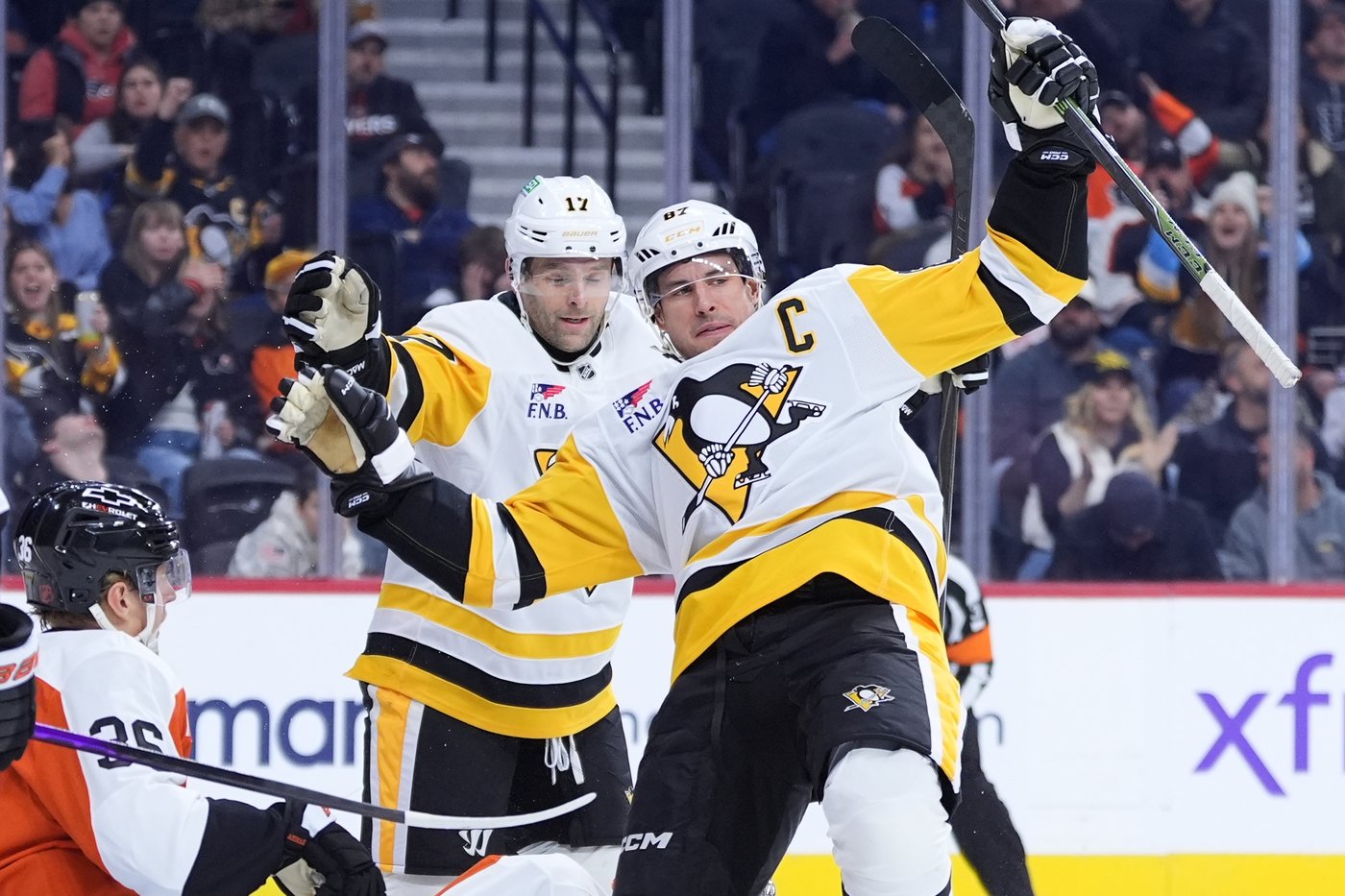 Crosby scores 58th, 59th career goals against Flyers in Penguins' dominant 5-1 victory | iNFOnews.ca