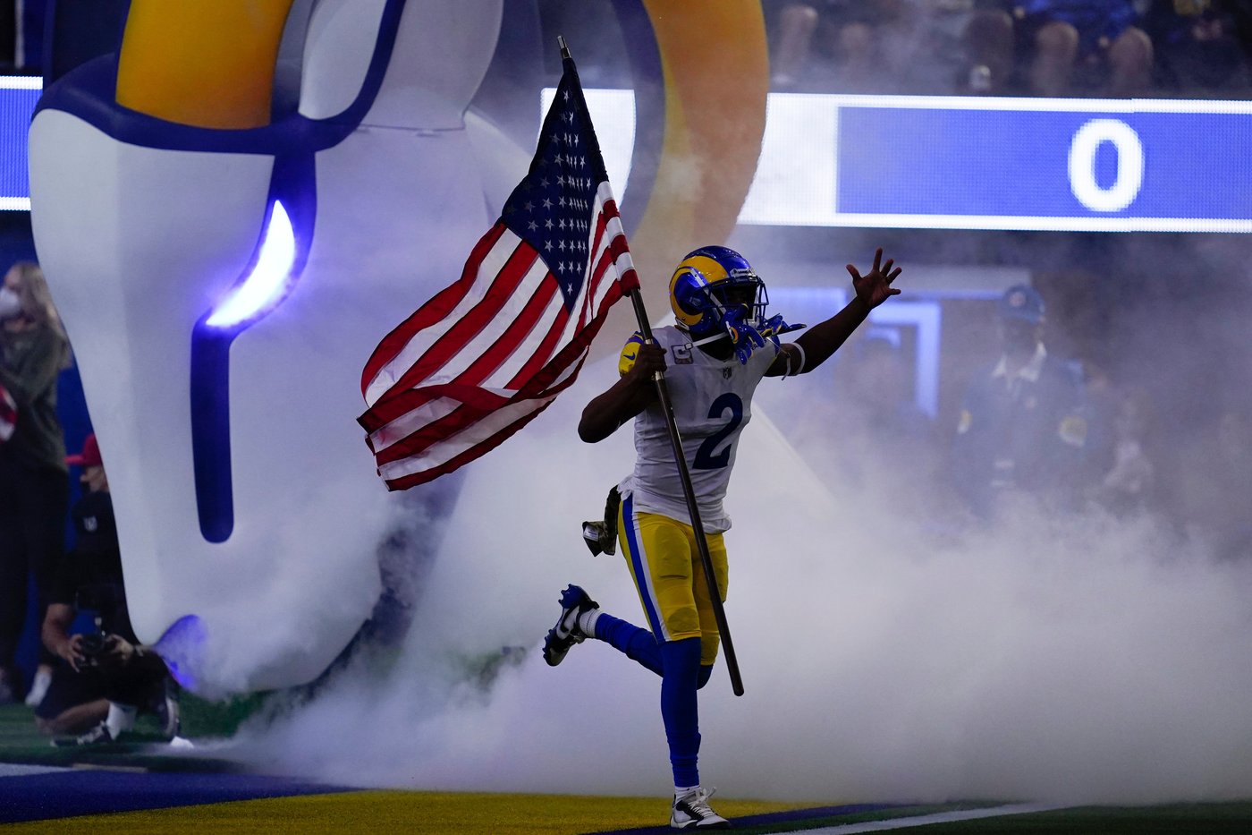 Veteran WR Robert Woods signs a 1-day contract to retire with his hometown Los Angeles Rams | iNFOnews.ca Veteran WR Robert Woods signs a 1-day contract to retire with his hometown Los Angeles Rams | iNFOnews.ca