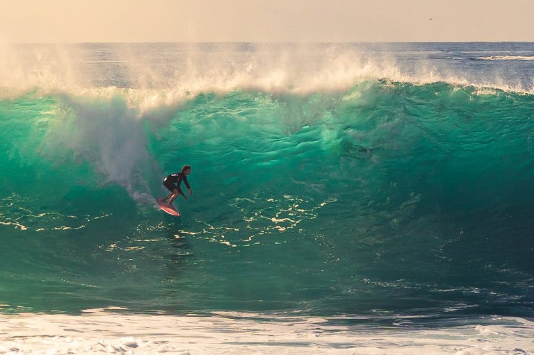 Storm creates huge waves and dangerous currents at southern California beaches | iNFOnews.ca