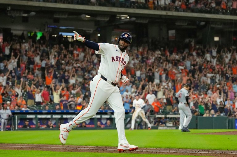 Alvarez's grand slam highlights 6-run inning as the Astros beat the Twins 6-4 | iNFOnews.ca