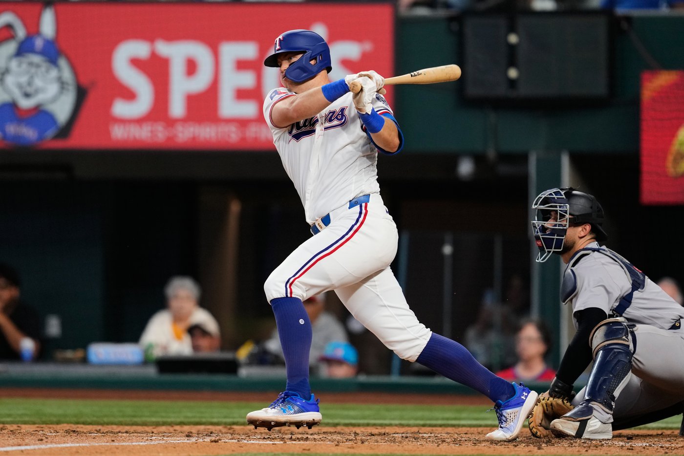Nathan Eovaldi pitches 7 innings in Rangers' 3-0 win over Yankees to avoid series sweep | iNFOnews.ca