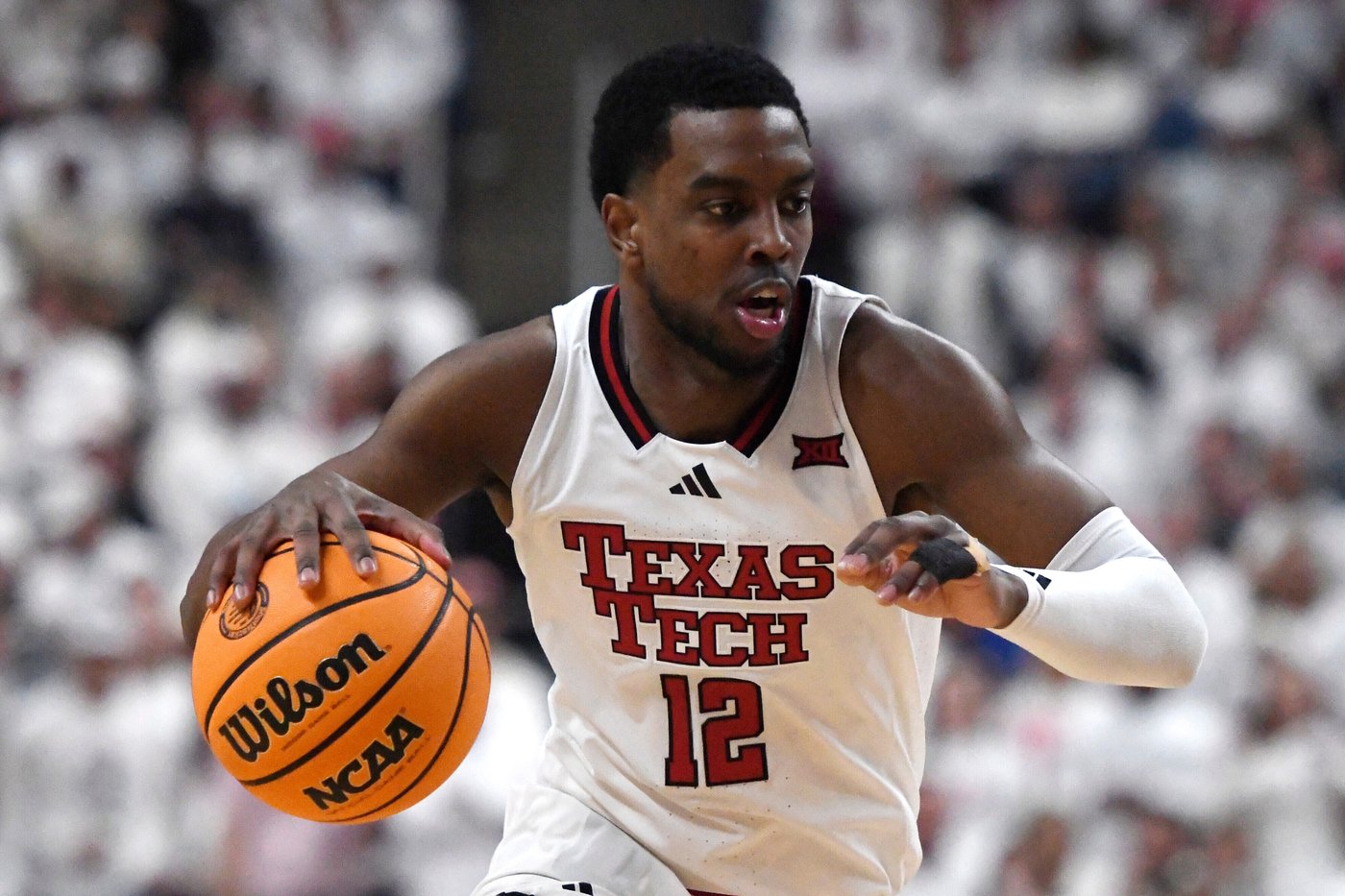 Darryn Peterson hits two late 3s as No. 11 Kansas wins 64-61 at No. 13 Texas Tech | iNFOnews.ca