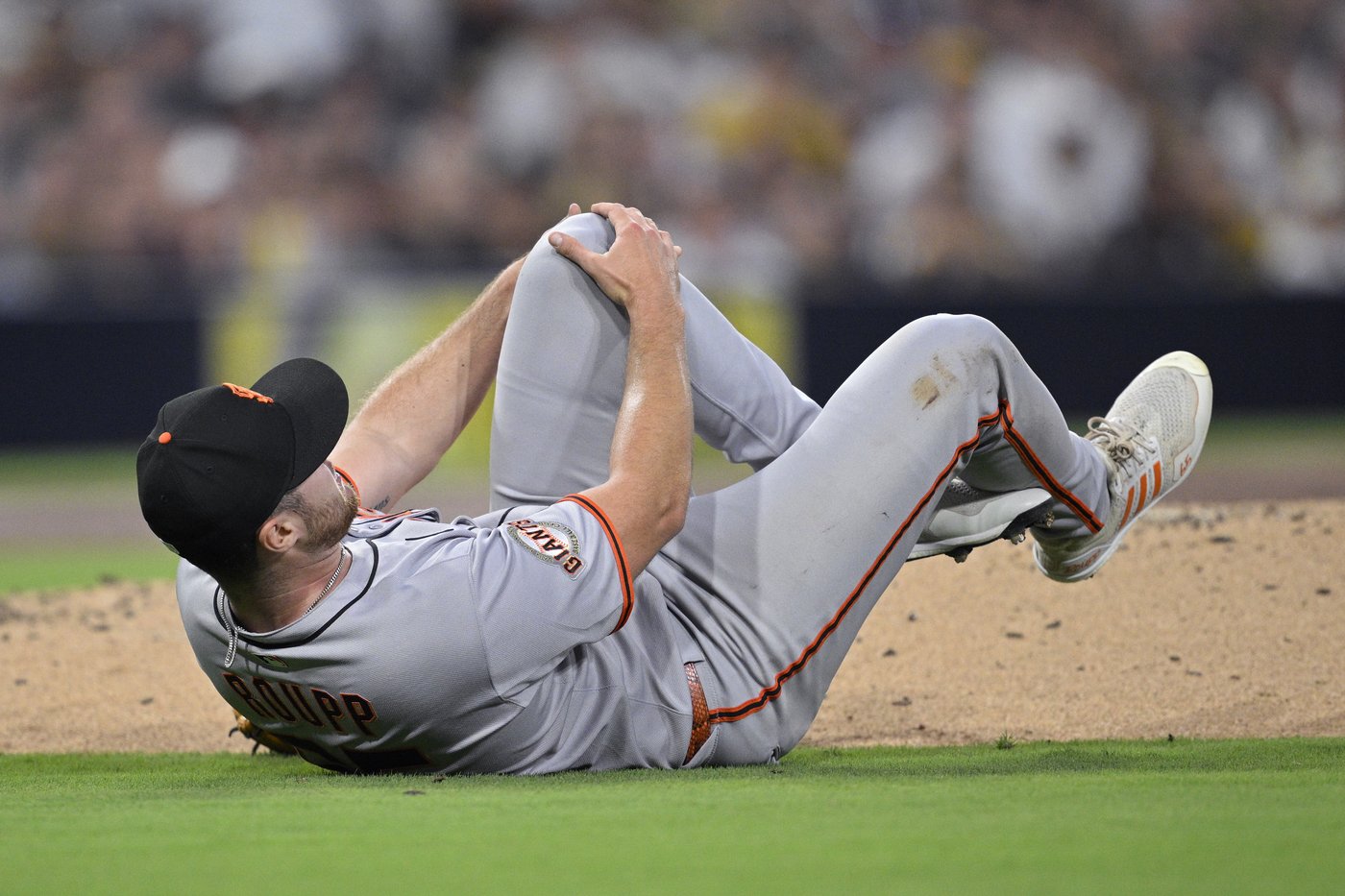 Giants right-hander Landen Roupp knocked out of game by line drive | iNFOnews.ca Giants right-hander Landen Roupp knocked out of game by line drive | iNFOnews.ca