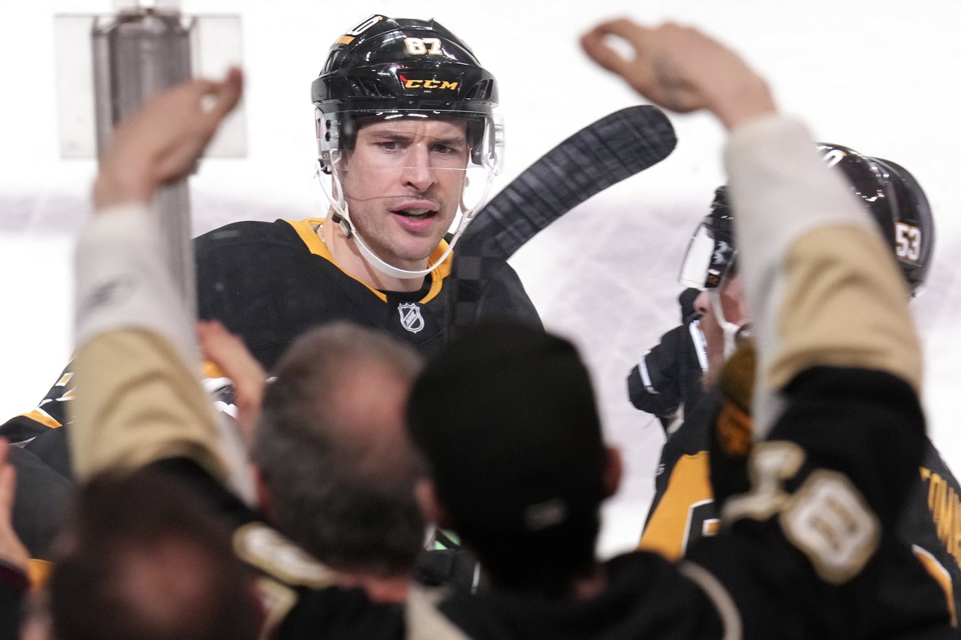Nylander scores in overtime as the Maple Leafs beat the Penguins 6-5 for their 5th straight win | iNFOnews.ca