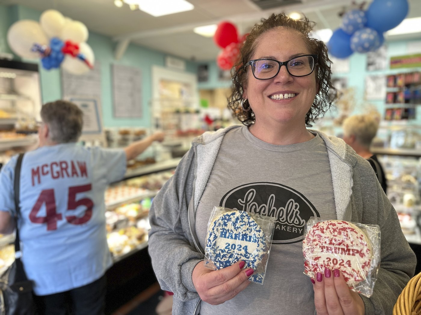 A Pennsylvania bakery known for its election cookie poll is swamped with orders | iNFOnews.ca