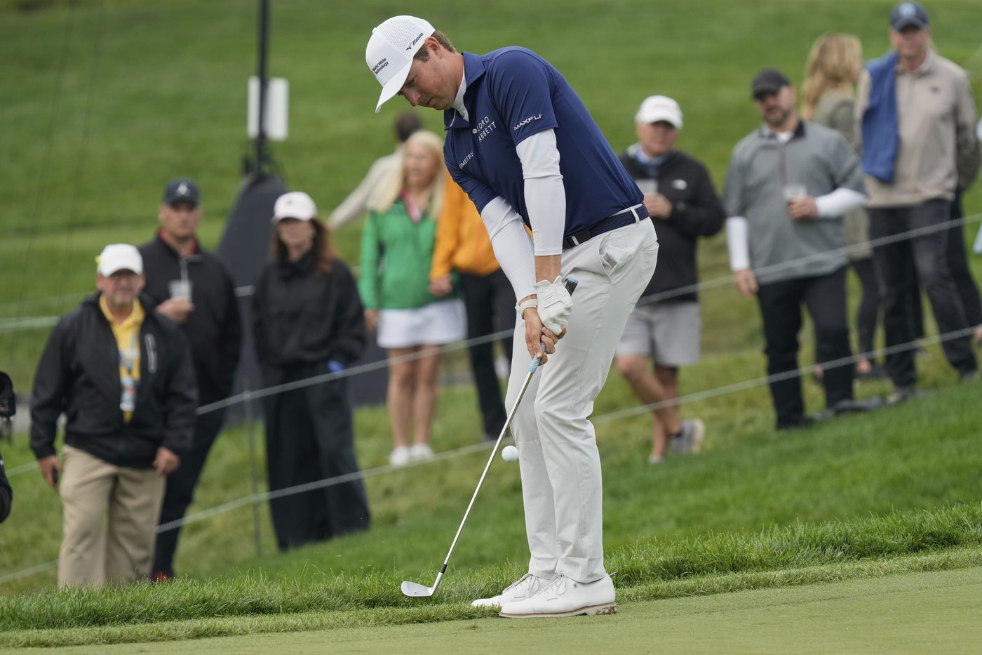 Canada's Nick Taylor makes it look easy in the rain and shares the lead at Memorial | iNFOnews.ca Canada's Nick Taylor makes it look easy in the rain and shares the lead at Memorial | iNFOnews.ca