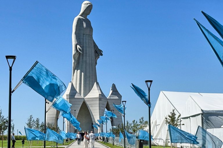Europe's tallest statue of the Virgin Mary is inaugurated in a small Polish village | iNFOnews.ca