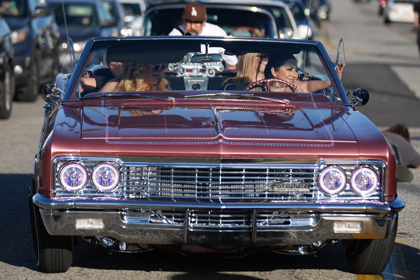 Low and slow, the enduring style of lowrider culture in photos | iNFOnews.ca