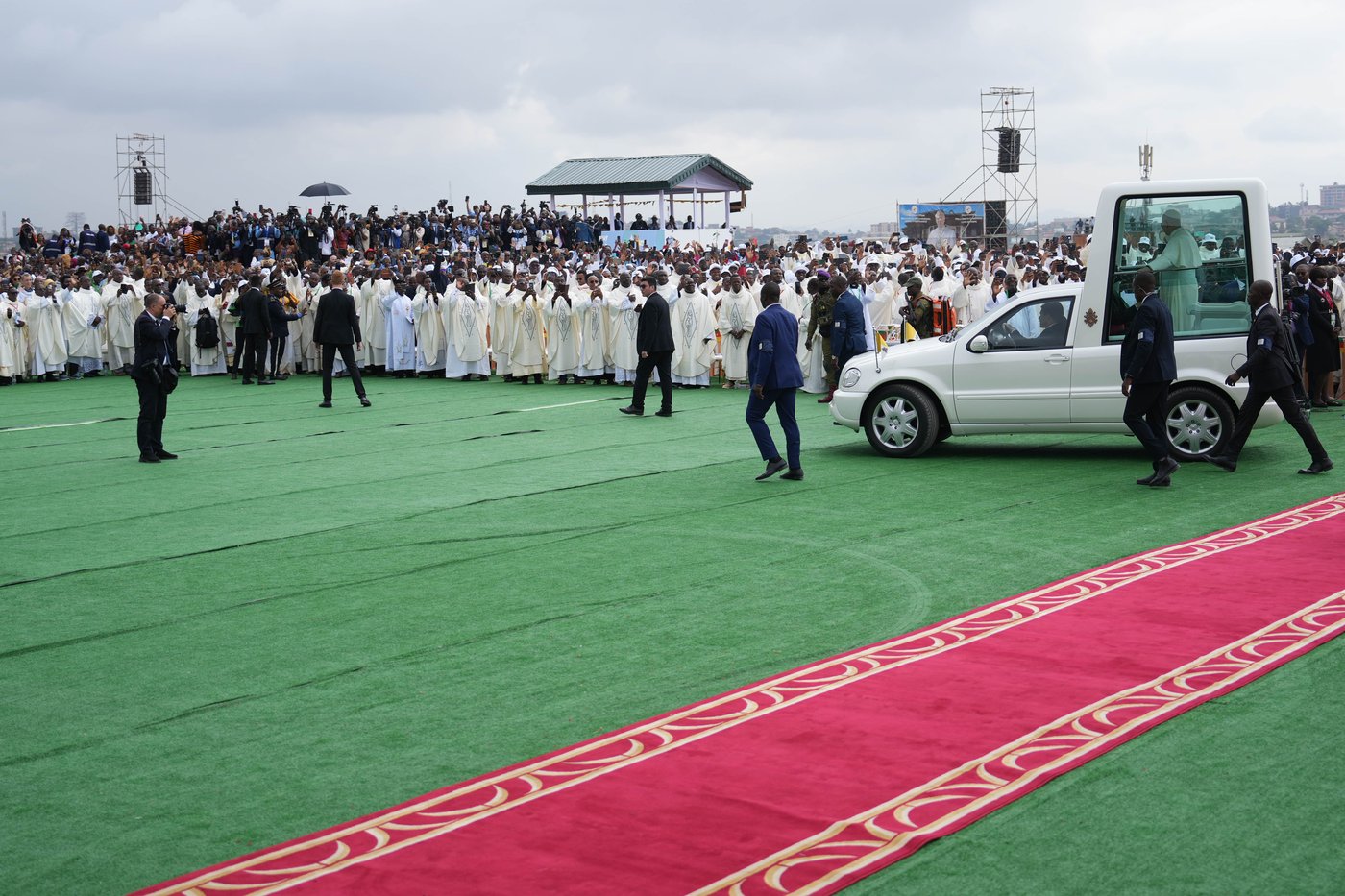 Pope wraps up Cameroon visit with Mass as he looks ahead to Angola | iNFOnews.ca Pope wraps up Cameroon visit with Mass as he looks ahead to Angola | iNFOnews.ca