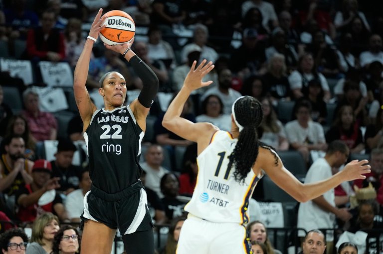 Wilson scores 25 points as Aces even WNBA semifinal series at 1-1 with blowout win over Fever | iNFOnews.ca