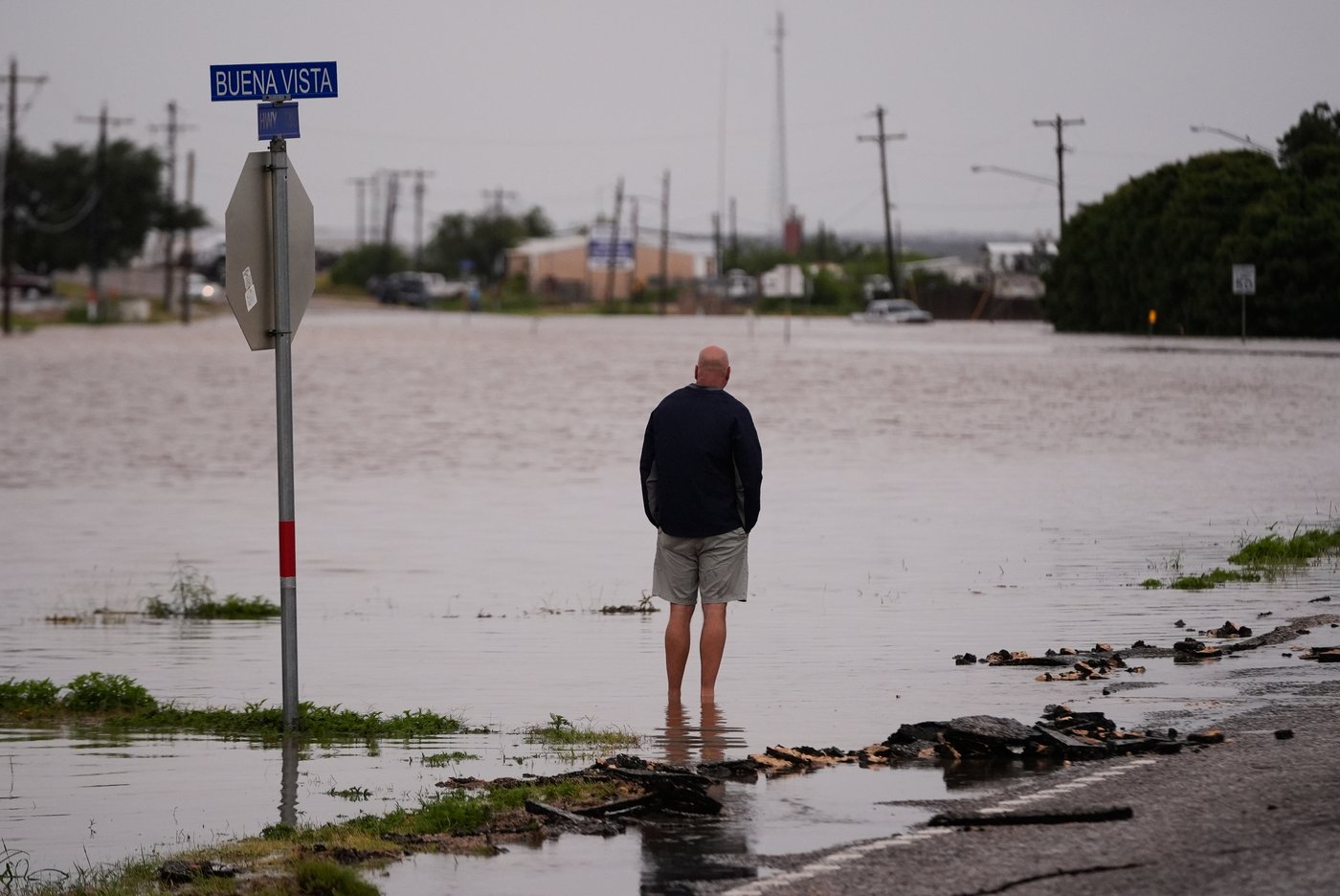 Catastrophic flooding sweeps across Texas, in photos | iNFOnews.ca