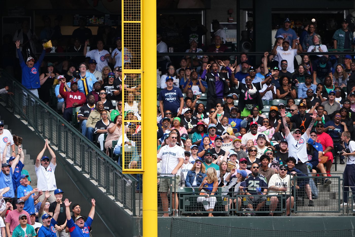 Happ and Ramírez hit grand slams to propel the Cubs to a 19-2 blowout of the Mariners | iNFOnews.ca
