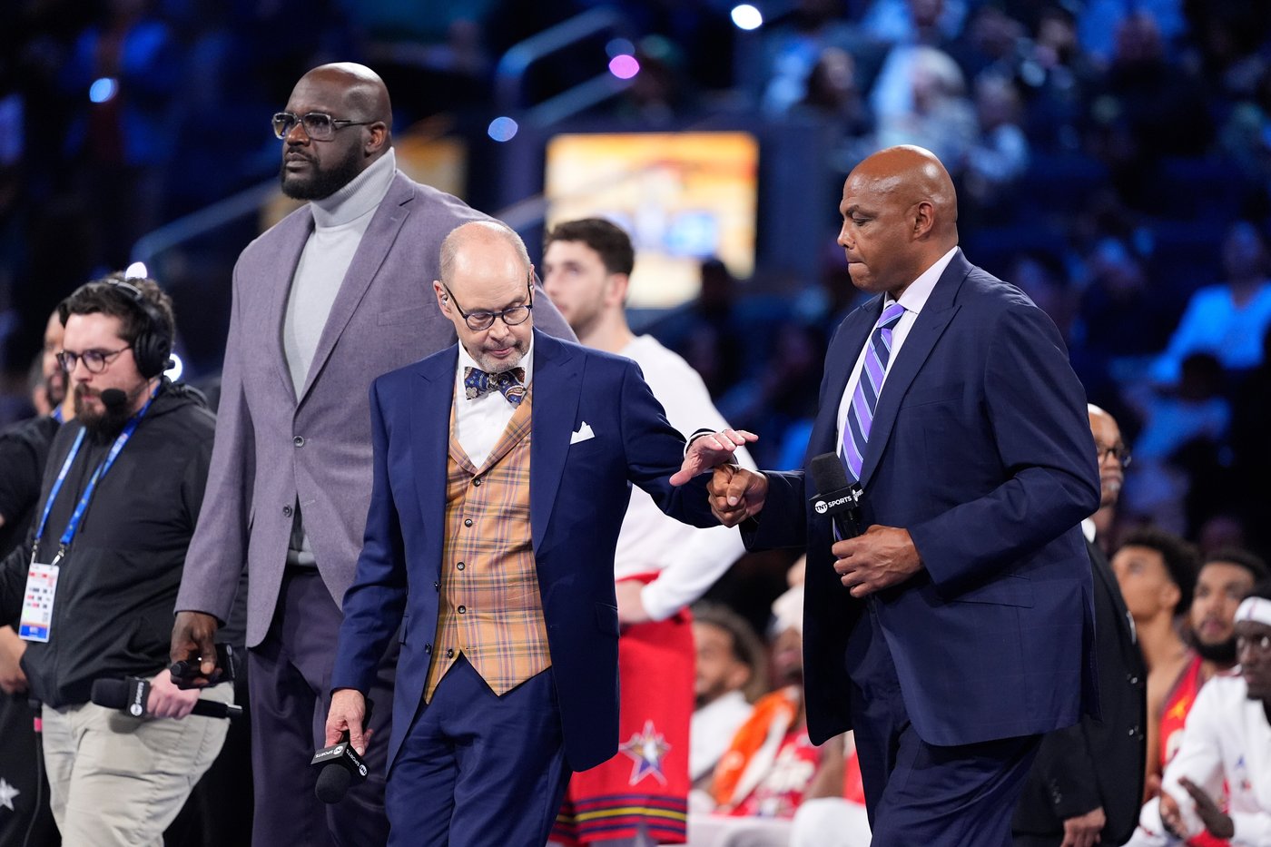 Mike Brey, James Jones, Lisa Bluder and Ernie Johnson to receive Joe Lapchick Character Award | iNFOnews.ca