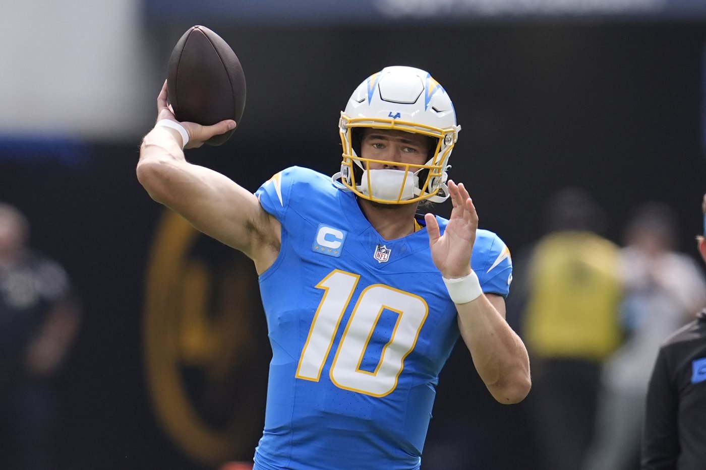 Chargers have reshuffled offensive line at 3 positions to protect Justin Herbert vs. Chiefs | iNFOnews.ca