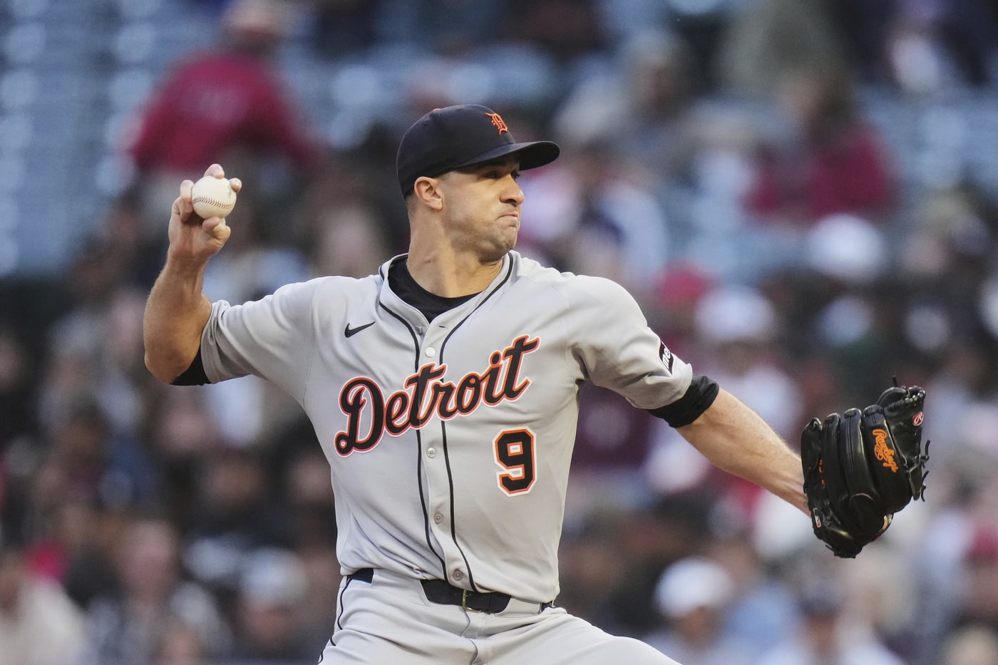 Hendricks pitches Angels past Tigers 5-2 to snap 7-game slide | iNFOnews.ca