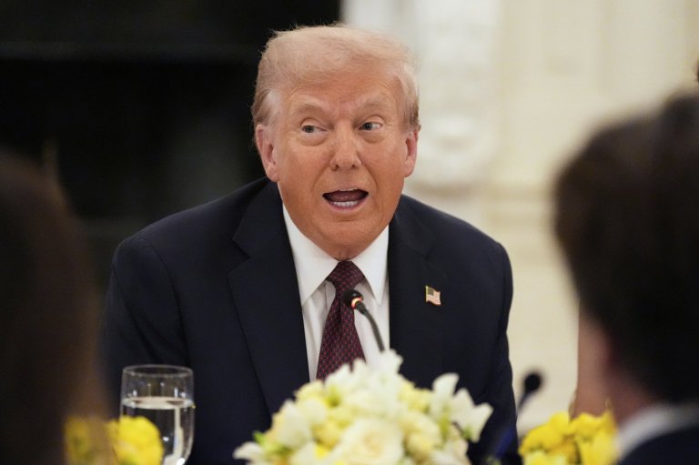 Trump having dinner at a restaurant near the White House to promote his Washington crackdown | iNFOnews.ca