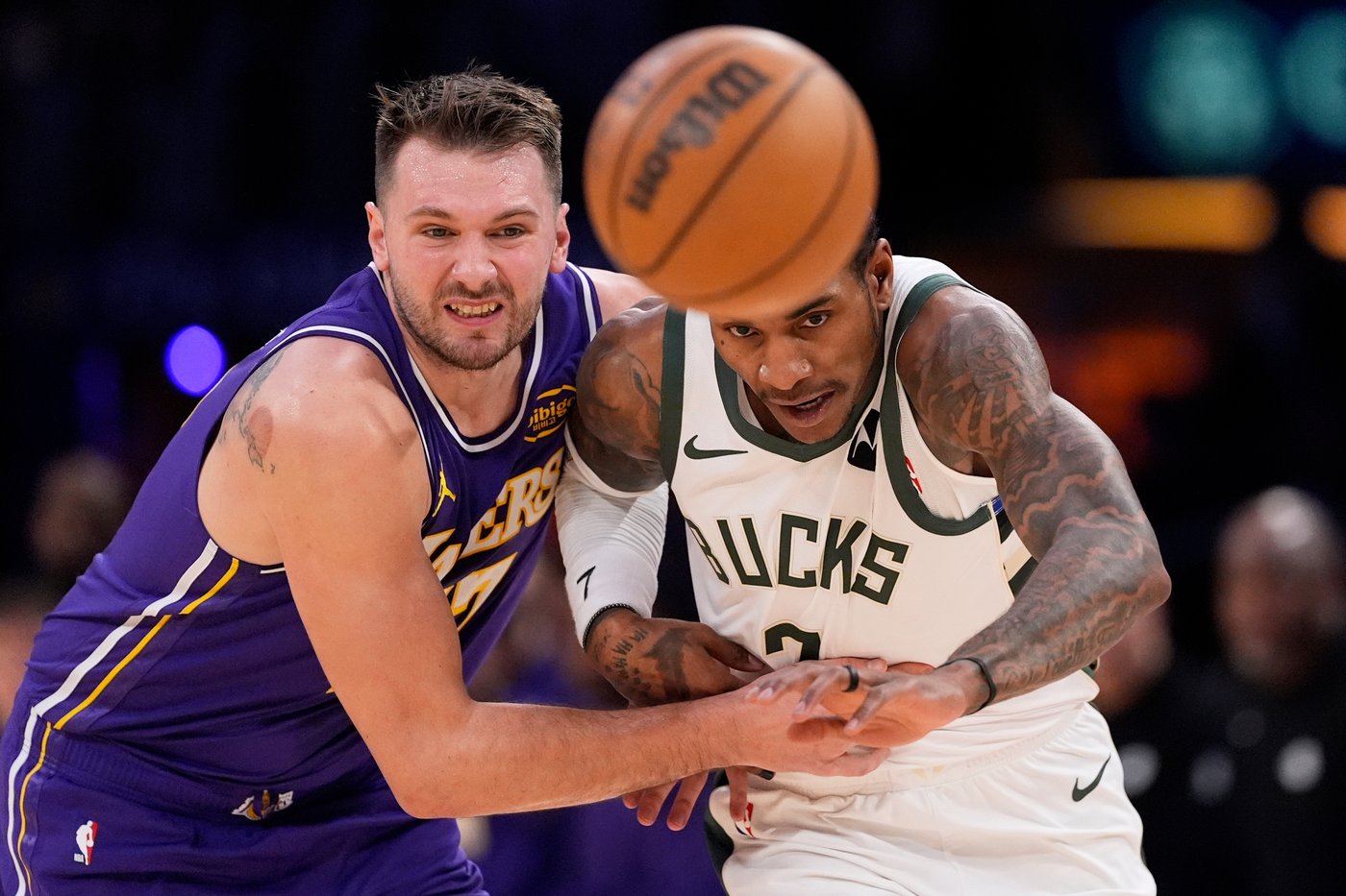 Giannis stops LeBron twice in the final minute as the Bucks rally to beat the Lakers 105-101 | iNFOnews.ca Giannis stops LeBron twice in the final minute as the Bucks rally to beat the Lakers 105-101 | iNFOnews.ca