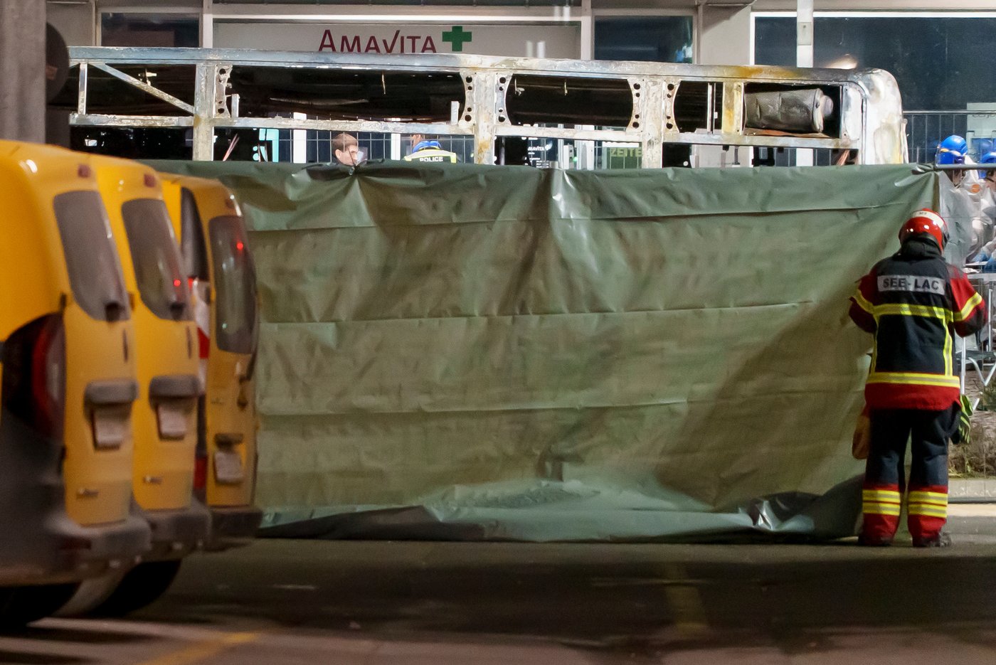 Fire engulfs a bus in Switzerland, killing 6 people and severely injuring 3 others | iNFOnews.ca