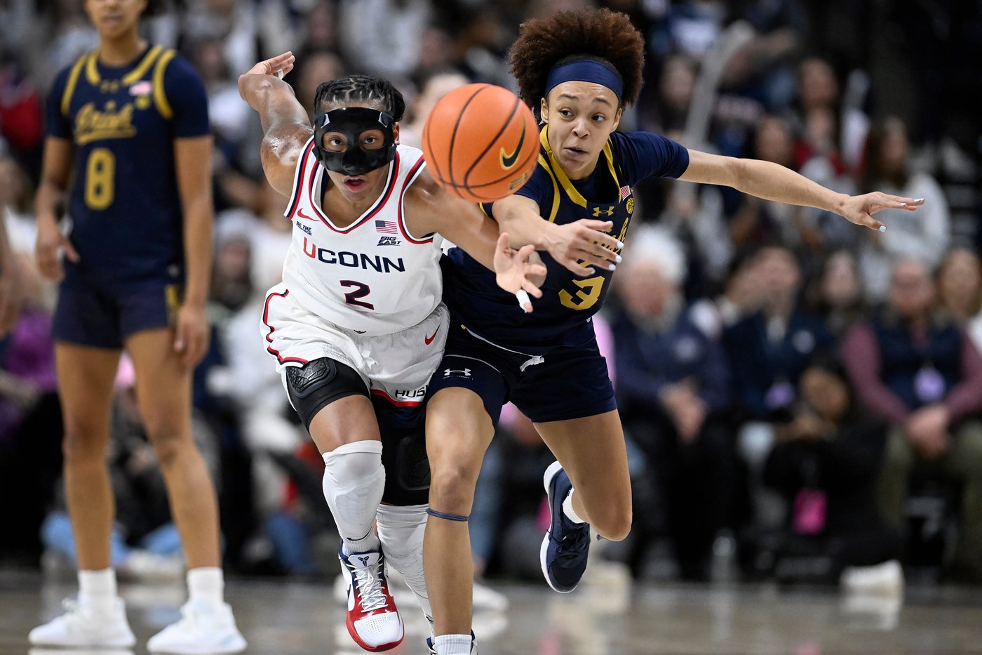 Hannah Hidalgo dominating on both ends of the court for Notre Dame | iNFOnews.ca