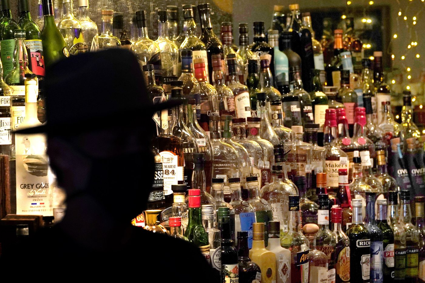 Surgeon General calls for new label on drinks to warn Americans of alcohol's cancer risk | iNFOnews.ca