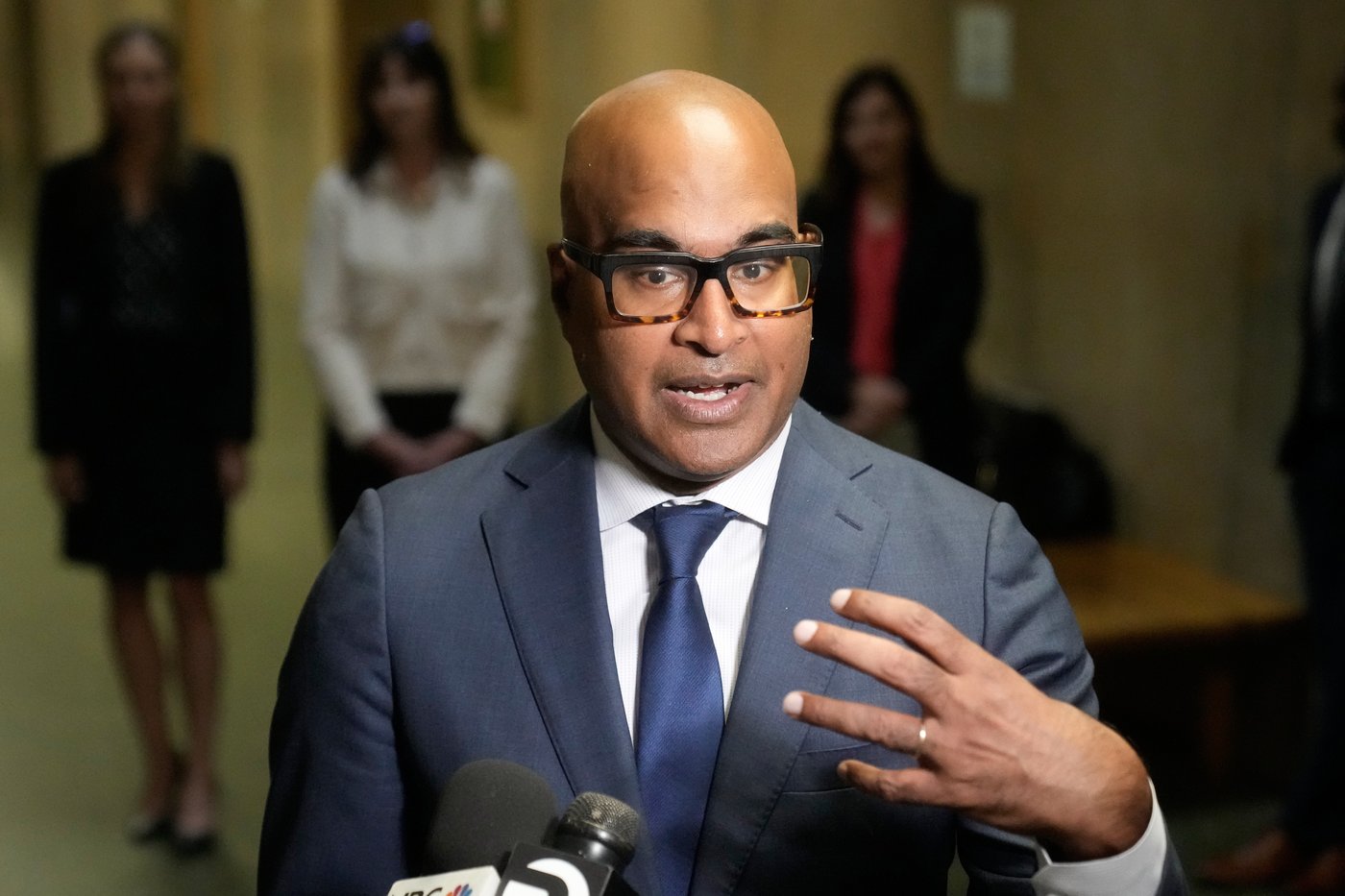 Judge fines San Francisco public defender after finding him in contempt for refusing new cases | iNFOnews.ca