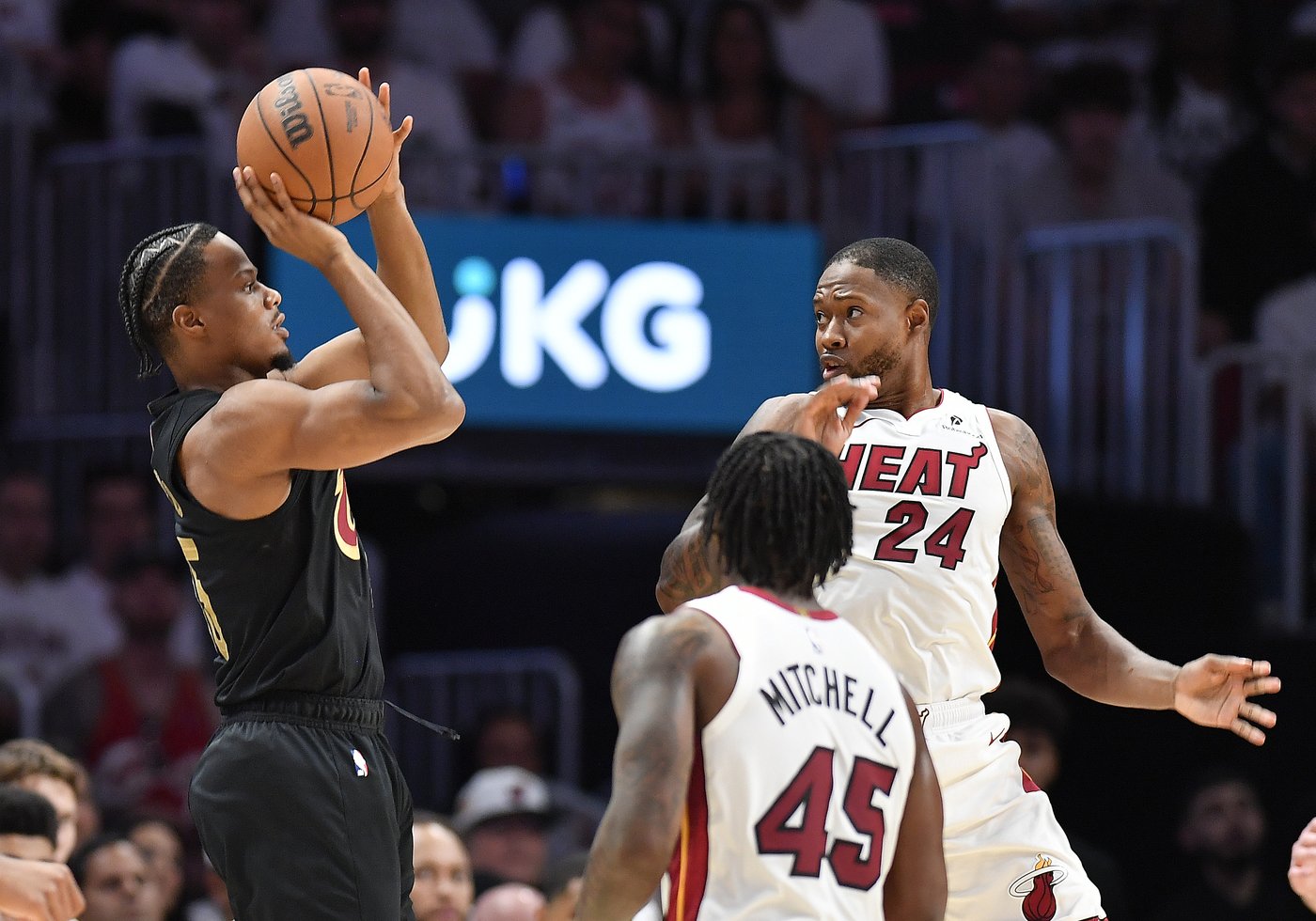 Monday's NBA games: Cavaliers-Heat and Rockets-Warriors | iNFOnews.ca