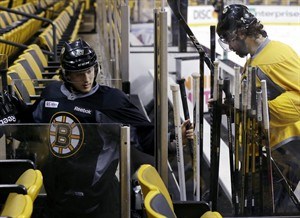 Five Bruins and Blackhawks players to watch in the Stanley Cup final | iNFOnews.ca CP23750248