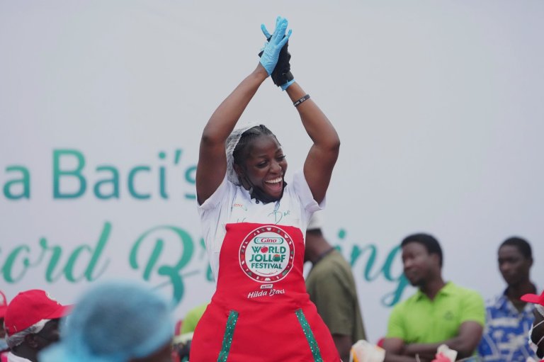 Nigerian chef breaks world record for cooking the largest jollof rice dish | iNFOnews.ca