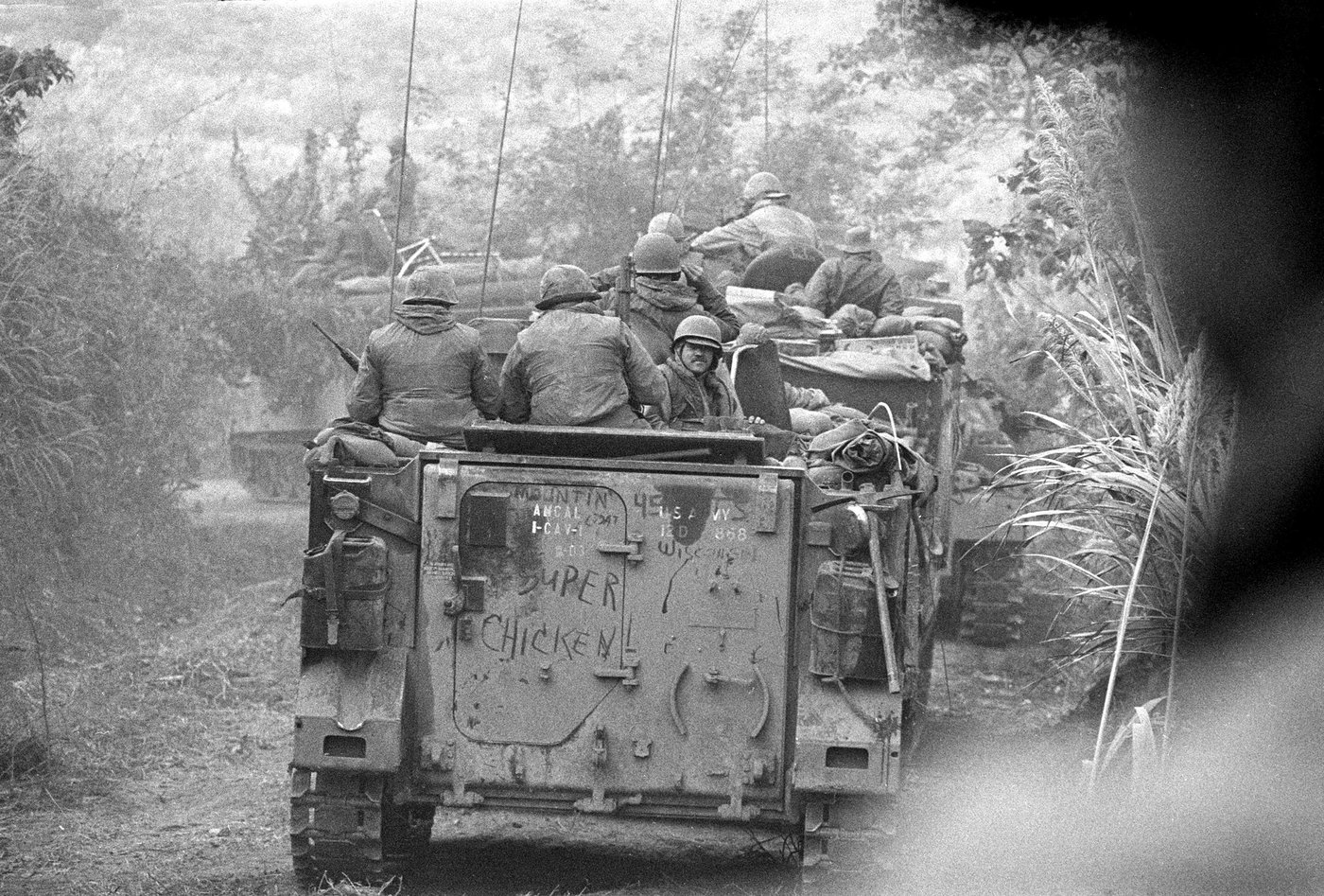As communist troops streamed into Saigon, a few remaining reporters kept photos and stories flowing | iNFOnews.ca As communist troops streamed into Saigon, a few remaining reporters kept photos and stories flowing | iNFOnews.ca