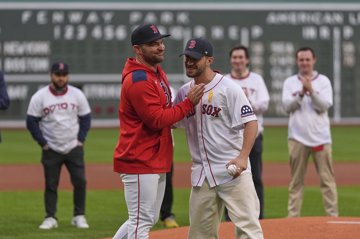 Red Sox pitcher Liam Hendriks calls out 'vile' social media messages directed to him, his family | iNFOnews.ca