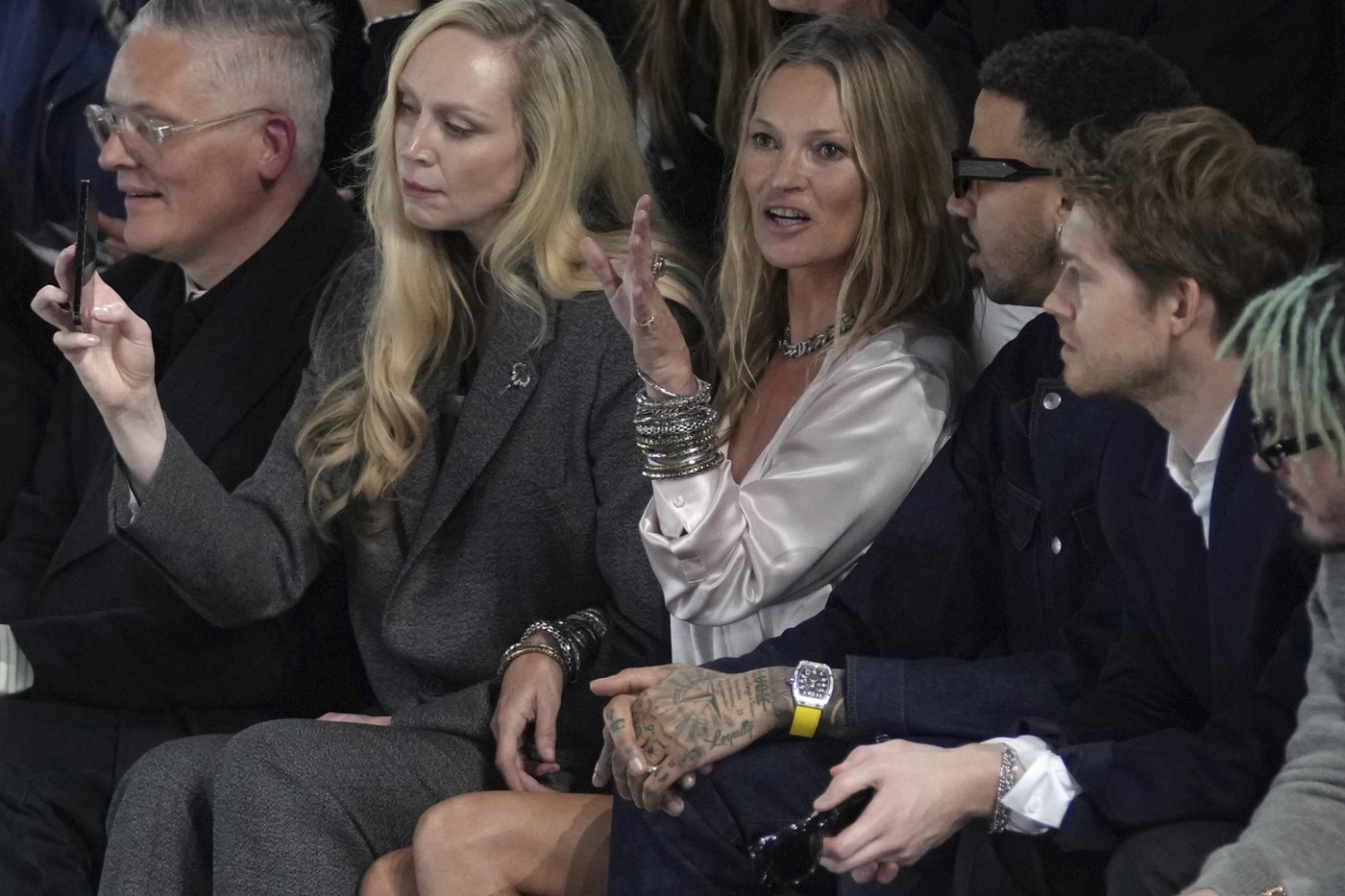 Kim Jones sharpens VIP-filled Dior men's fashion with a structured, masculine recalibration | iNFOnews.ca Kim Jones sharpens VIP-filled Dior men's fashion with a structured, masculine recalibration | iNFOnews.ca