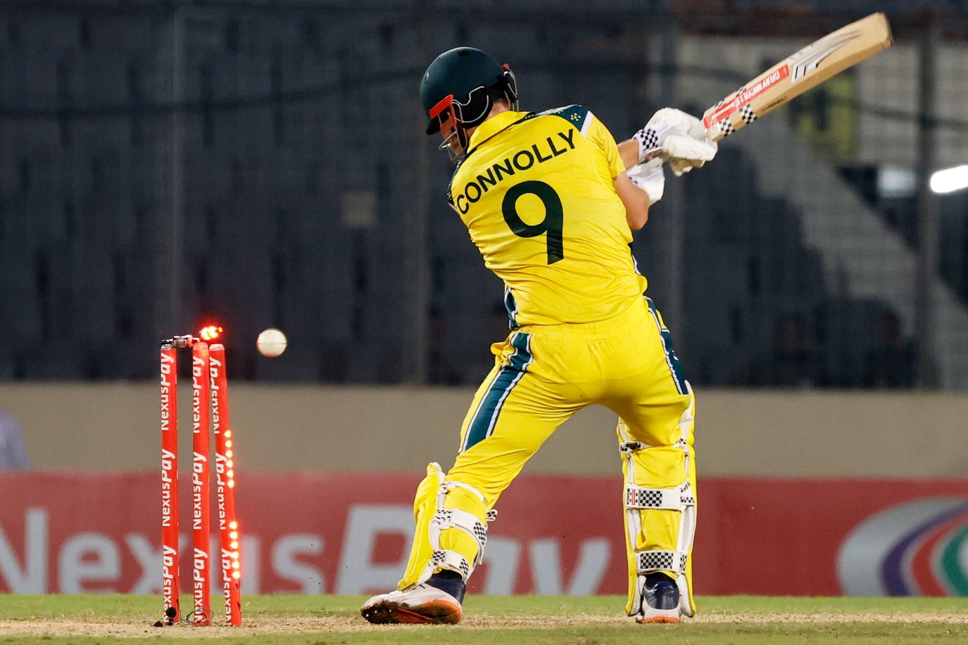 Australia edges Bangladesh with 1-wicket win in 3rd one-day international to avoid sweep | iNFOnews.ca Australia edges Bangladesh with 1-wicket win in 3rd one-day international to avoid sweep | iNFOnews.ca