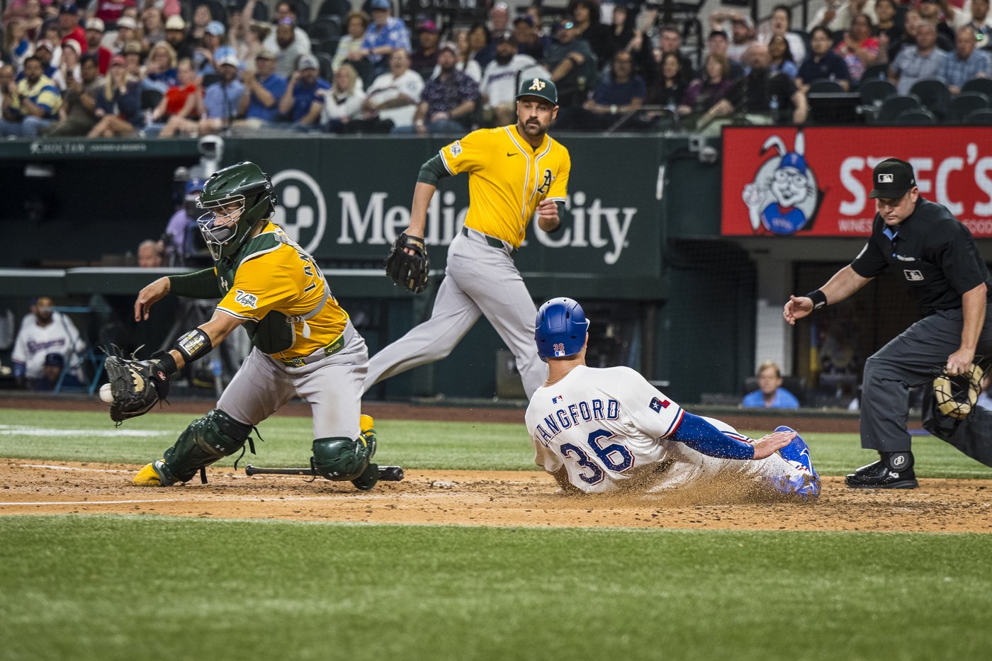 Jacob deGrom gets his 1st win in 2 years while Rangers have best offensive game to beat A's 15-2 | iNFOnews.ca